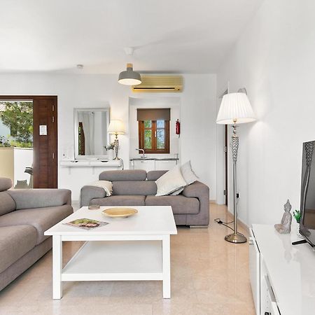 2 Bedroom Apartment Chloe With Communal Pool, Aphrodite Hills Resort Куклия Экстерьер фото
