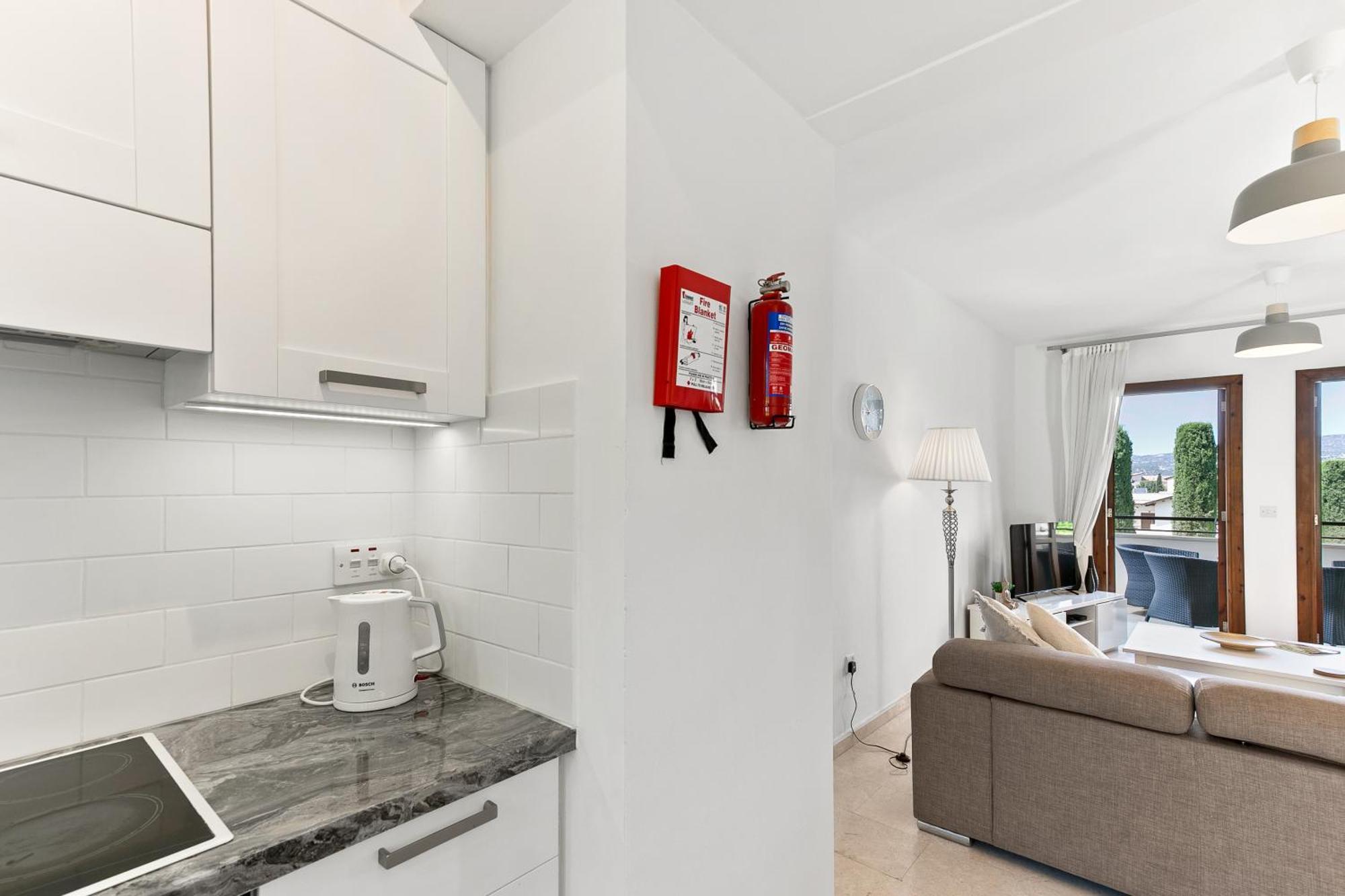 2 Bedroom Apartment Chloe With Communal Pool, Aphrodite Hills Resort Куклия Экстерьер фото