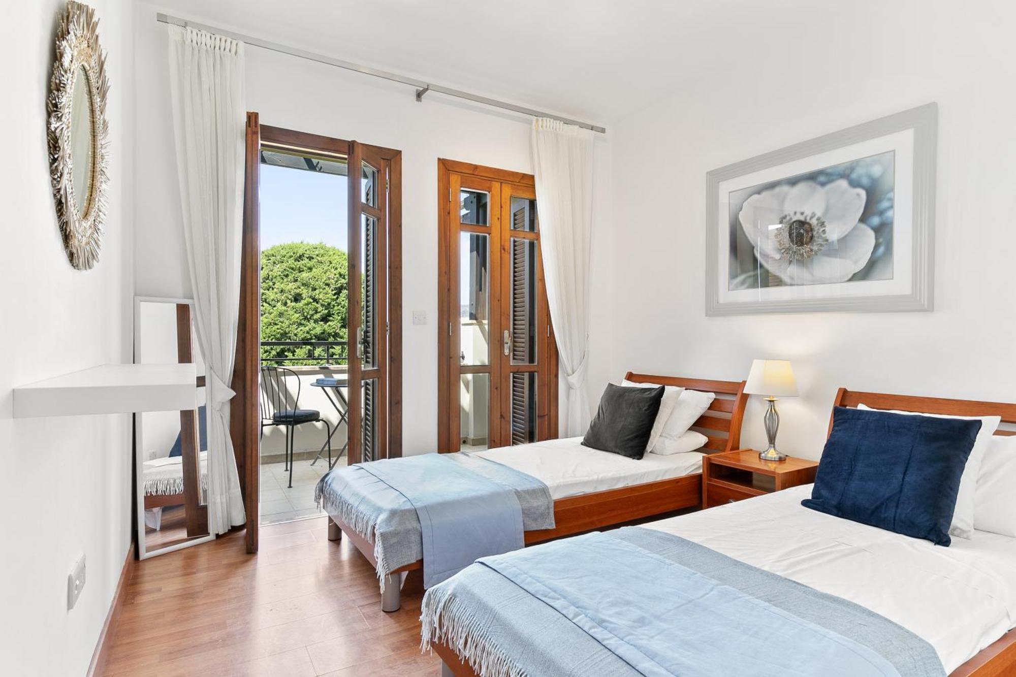 2 Bedroom Apartment Chloe With Communal Pool, Aphrodite Hills Resort Куклия Экстерьер фото