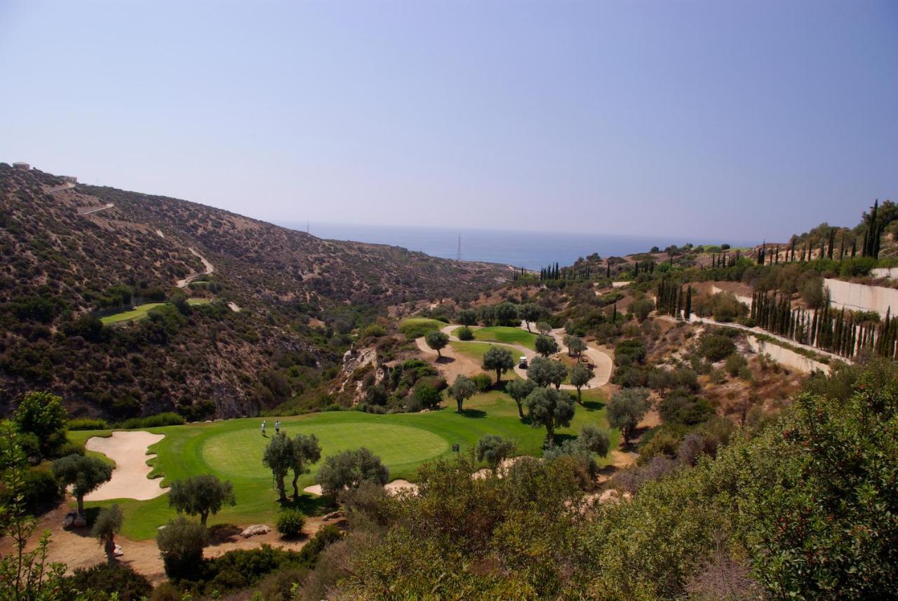 2 Bedroom Apartment Chloe With Communal Pool, Aphrodite Hills Resort Куклия Экстерьер фото